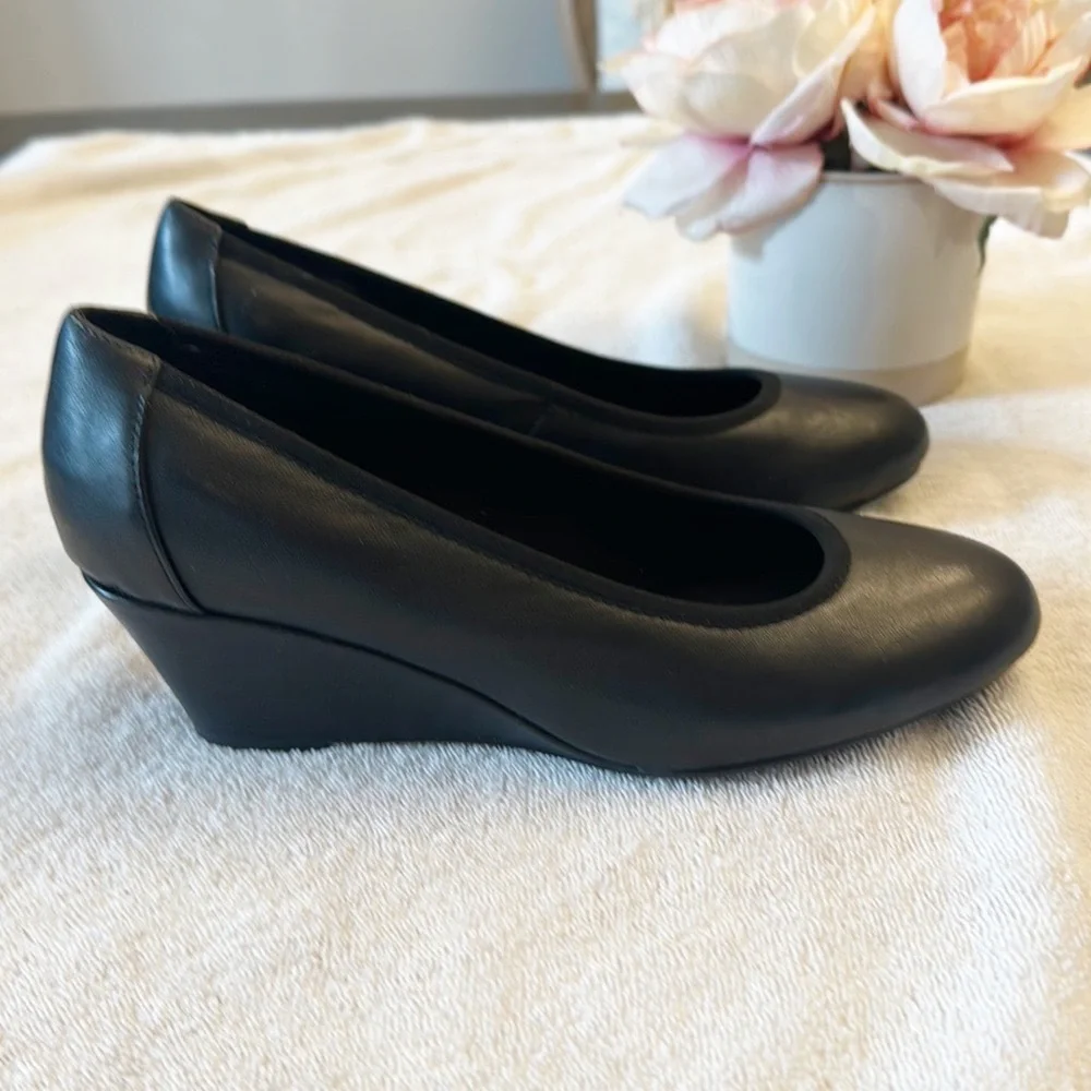 ROCKPORT Zappos Rita Black Leather wedge pump trutech women size 7.5